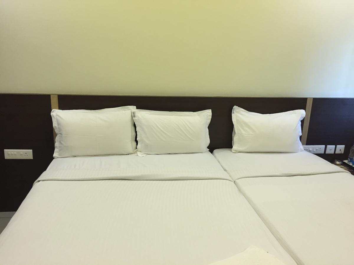 Hotel Bombay Residency--Bombay Lucky Restaurant Mangaluru Zewnętrze zdjęcie