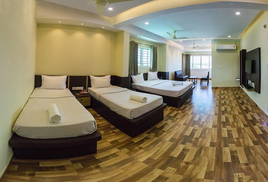 Hotel Bombay Residency--Bombay Lucky Restaurant Mangaluru Zewnętrze zdjęcie