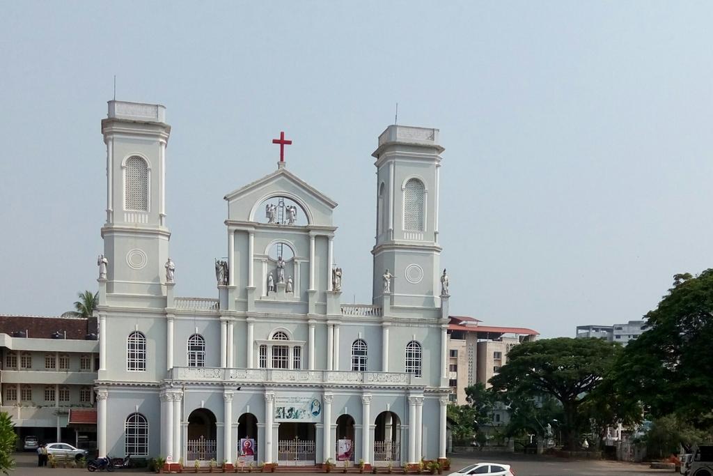 Hotel Bombay Residency--Bombay Lucky Restaurant Mangaluru Zewnętrze zdjęcie